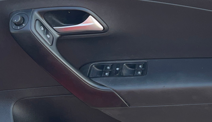 2019 Volkswagen Polo HIGHLINE PLUS 1.0 16 ALLOY, Petrol, Manual, 1,23,914 km, Driver Side Door Panels Control