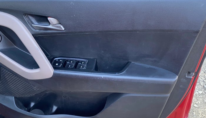 2015 Hyundai Creta S 1.6 PETROL, Petrol, Manual, 1,25,511 km, Driver Side Door Panels Control