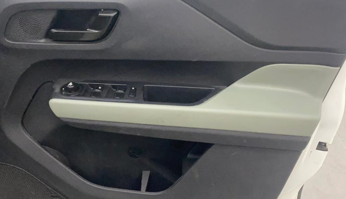 2023 Tata PUNCH ADVENTURE MT, Petrol, Manual, 44,537 km, Driver Side Door Panels Control