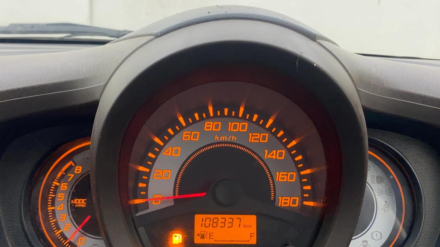 2013 Honda Brio V MT, Petrol, Manual, 1,08,343 km, Odometer Image