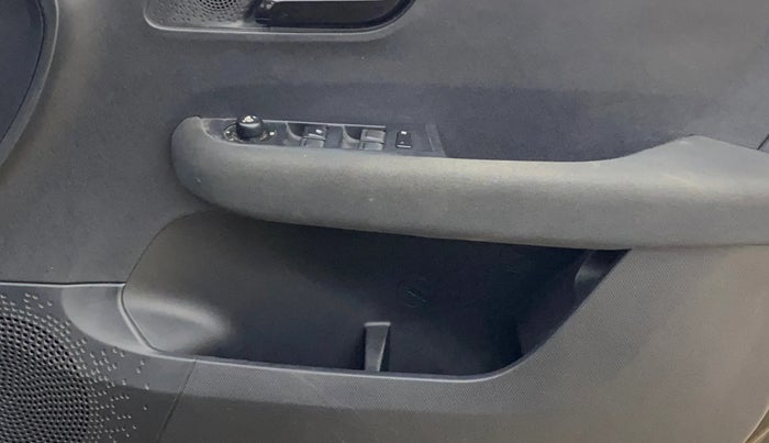 2023 Tata ALTROZ XZA PLUS DARK EDTION, Petrol, Automatic, 28,566 km, Driver Side Door Panels Control