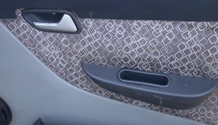 2017 Maruti Alto 800 LXI, Petrol, Manual, 40,170 km, Driver Side Door Panels Control