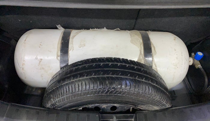 2017 Maruti Swift VXI O, CNG, Manual, 1,20,150 km, Boot Inside