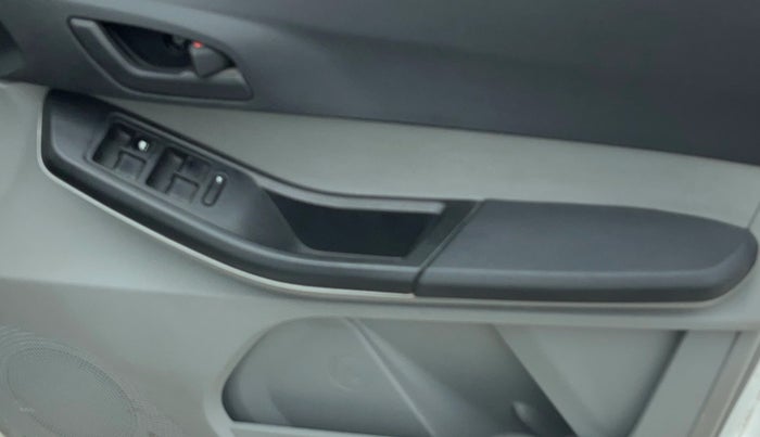 2022 Tata Tiago XT CNG, CNG, Manual, 50,741 km, Driver Side Door Panels Control