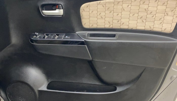2017 Maruti Wagon R 1.0 VXI+, Petrol, Manual, 63,319 km, Driver Side Door Panels Control