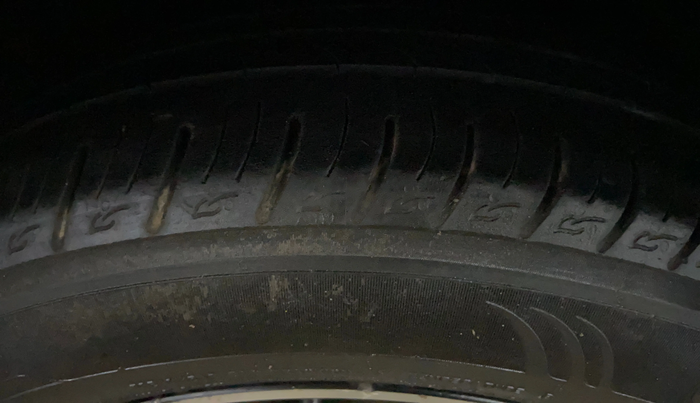 2022 MG ASTOR SHARP 1.5 CVT, Petrol, Automatic, 65,670 km, Left Rear Tyre Tread