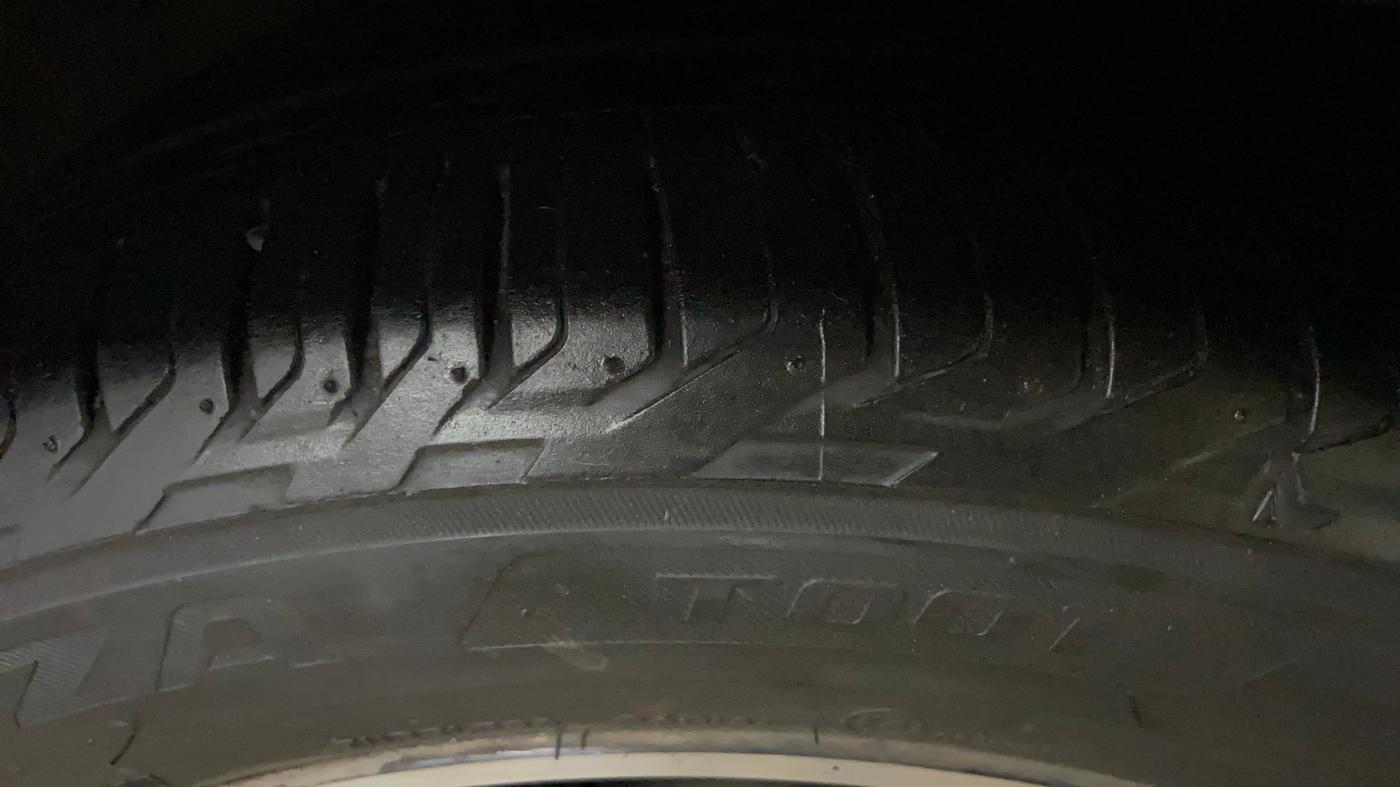 2022 MG ASTOR SHARP 1.5 CVT, Petrol, Automatic, 65,707 km, Left Front Tyre Tread