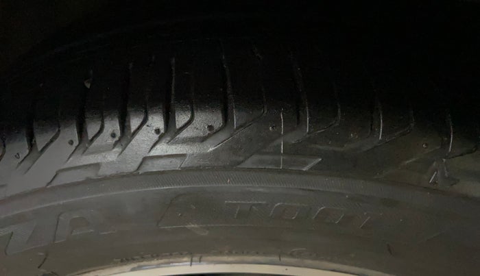 2022 MG ASTOR SHARP 1.5 CVT, Petrol, Automatic, 65,670 km, Left Front Tyre Tread