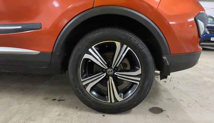 2022 MG ASTOR SHARP 1.5 CVT, Petrol, Automatic, 65,670 km, Left Rear Tyre Tread