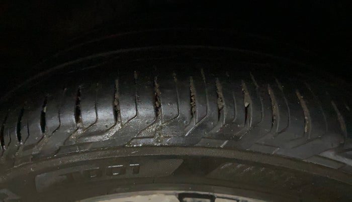 2022 MG ASTOR SHARP 1.5 CVT, Petrol, Automatic, 65,670 km, Right Rear Tyre Tread