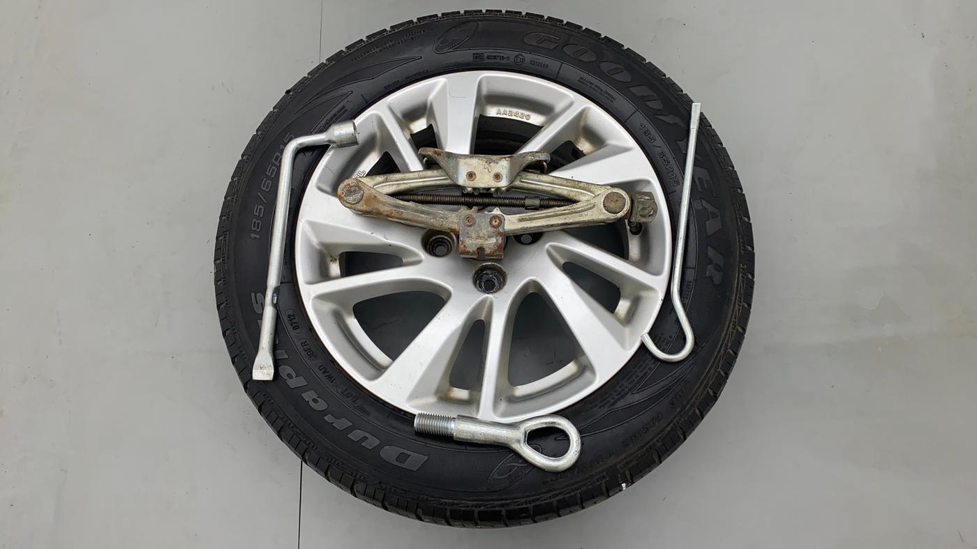 2012 Maruti Swift ZXI D, CNG, Manual, 48,375 km, Spare Tyre