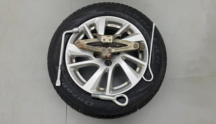 2012 Maruti Swift ZXI D, CNG, Manual, 48,375 km, Spare Tyre