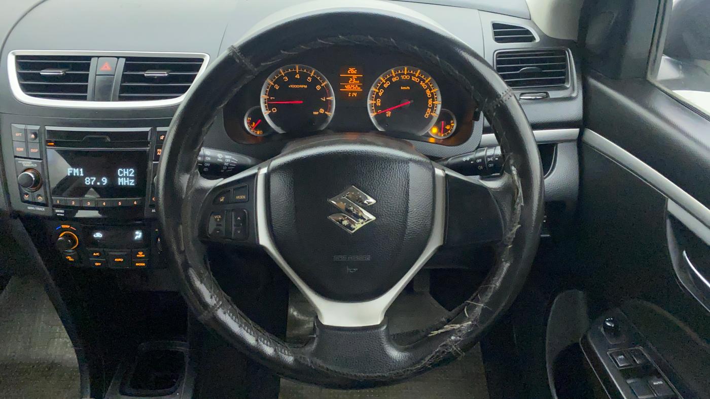 2012 Maruti Swift ZXI D, CNG, Manual, 48,375 km, Steering Wheel Close Up