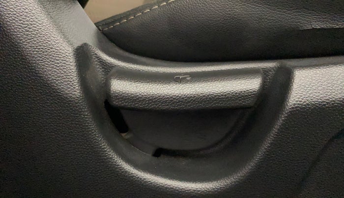 2016 Hyundai Elite i20 MAGNA 1.2, Petrol, Manual, 33,143 km, Driver Side Adjustment Panel