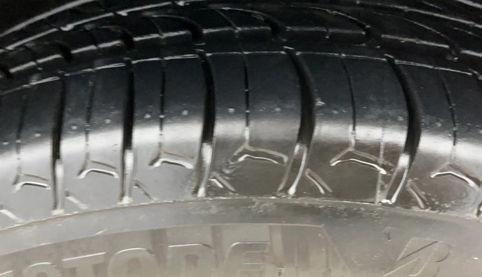 2016 Maruti Baleno DELTA PETROL 1.2, Petrol, Manual, 82,372 km, Right Front Tyre Tread