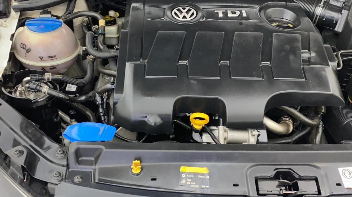 2017 Volkswagen Ameo COMFORTLINE 1.5 AT, Diesel, Automatic, 1,07,411 km, Engine View - Right