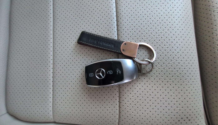 2017 Mercedes Benz E Class E 220 D, Diesel, Automatic, 45,820 km, Key Close Up