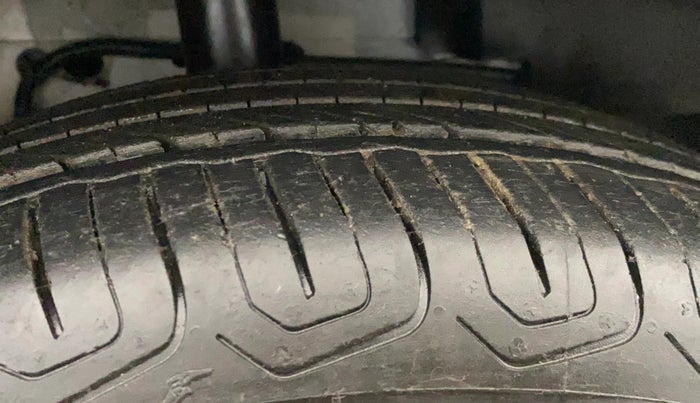 2024 Tata NEXON CREATIVE PLUS 1.2 REVOTRON 7 DCA DT, Petrol, Automatic, 10,480 km, Right Front Tyre Tread