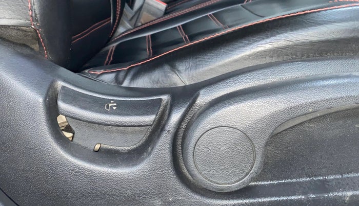 2017 Hyundai Elite i20 ASTA 1.2 (O), Petrol, Manual, 51,270 km, Driver Side Adjustment Panel