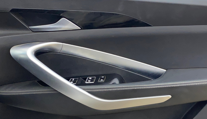 2019 MG HECTOR SMART 1.5 DCT PETROL, CNG, Automatic, 91,563 km, Driver Side Door Panels Control