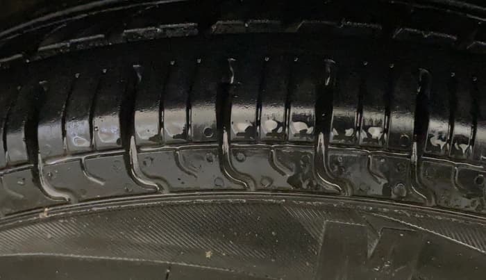 2016 Maruti Alto 800 VXI, Petrol, Manual, 24,581 km, Left Front Tyre Tread