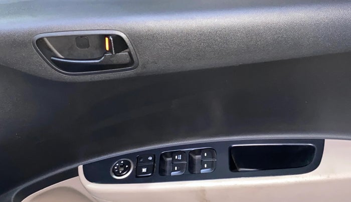 2018 Hyundai Grand i10 MAGNA 1.2 KAPPA VTVT, Petrol, Manual, 34,926 km, Driver Side Door Panels Control