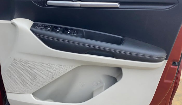 2022 KIA SONET HTX 1.5, Diesel, Manual, 33,023 km, Driver Side Door Panels Control