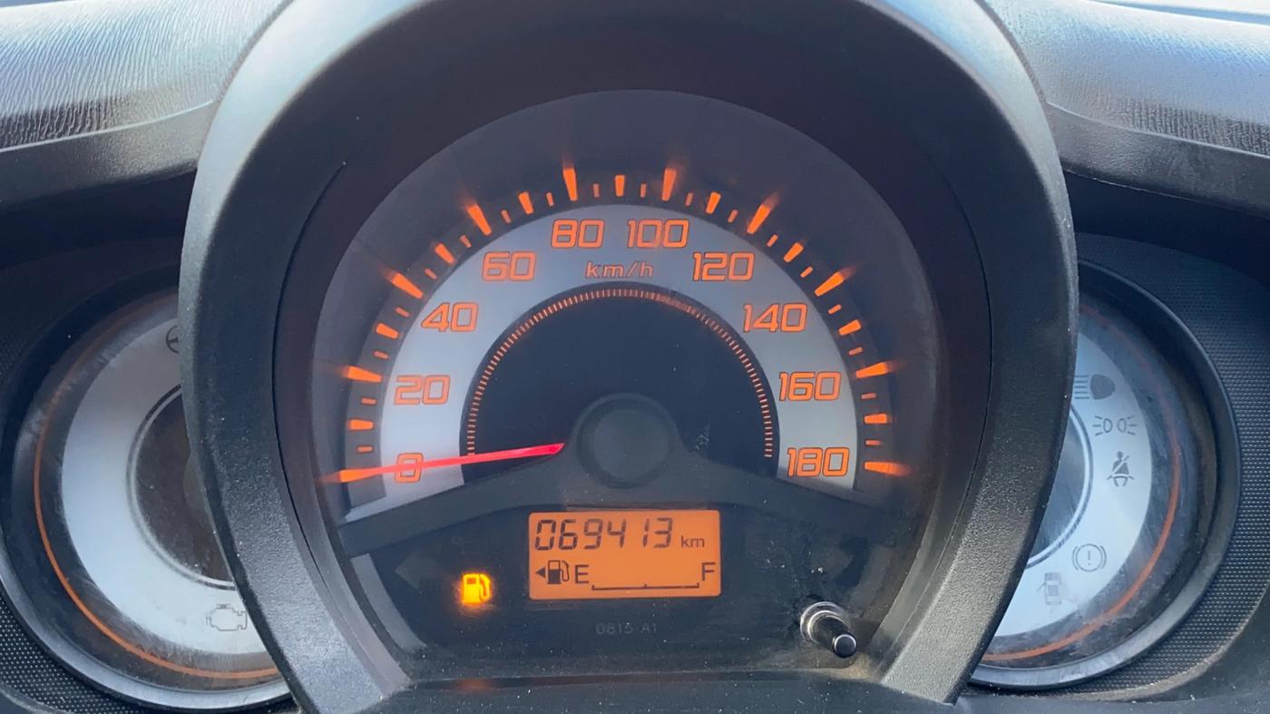 2015 Honda Brio E MT, Petrol, Manual, 69,450 km, Odometer Image
