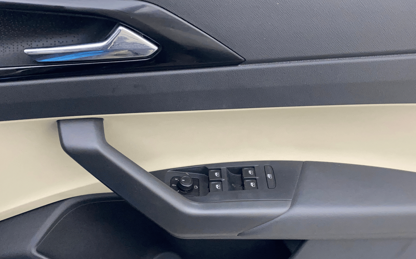 2022 Skoda SLAVIA STYLE 1.0L TSI MT, Petrol, Manual, 33,274 km, Driver Side Door Panels Control