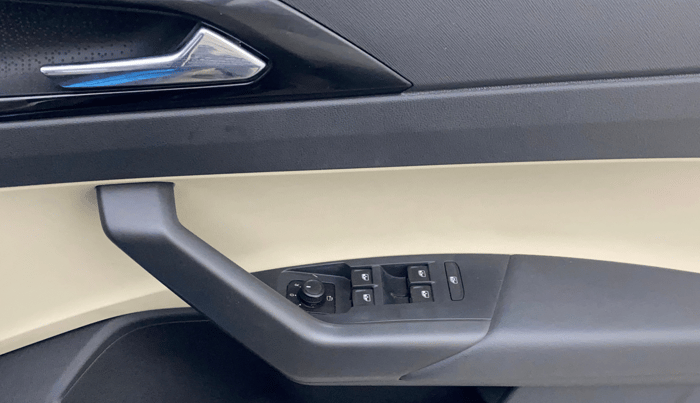 2022 Skoda SLAVIA STYLE 1.0L TSI MT, Petrol, Manual, 33,274 km, Driver Side Door Panels Control
