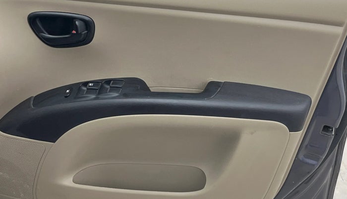 2014 Hyundai i10 MAGNA 1.1, Petrol, Manual, 10,574 km, Driver Side Door Panels Control