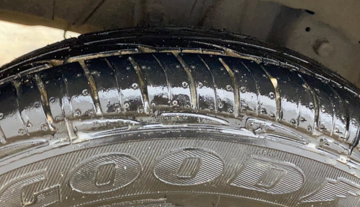 2015 Hyundai Eon ERA +, Petrol, Manual, 47,191 km, Right Rear Tyre Tread