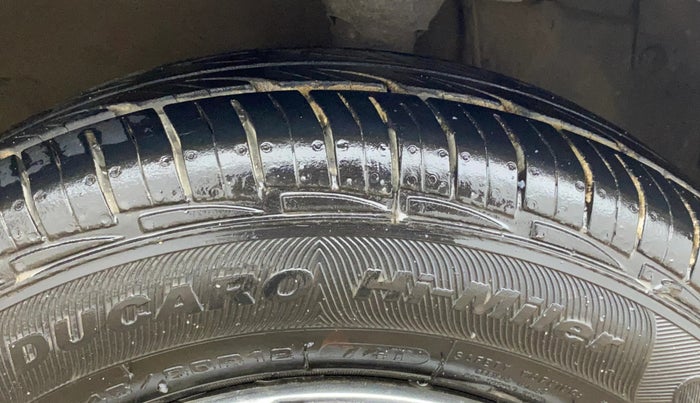 2015 Hyundai Eon ERA +, Petrol, Manual, 47,191 km, Right Front Tyre Tread