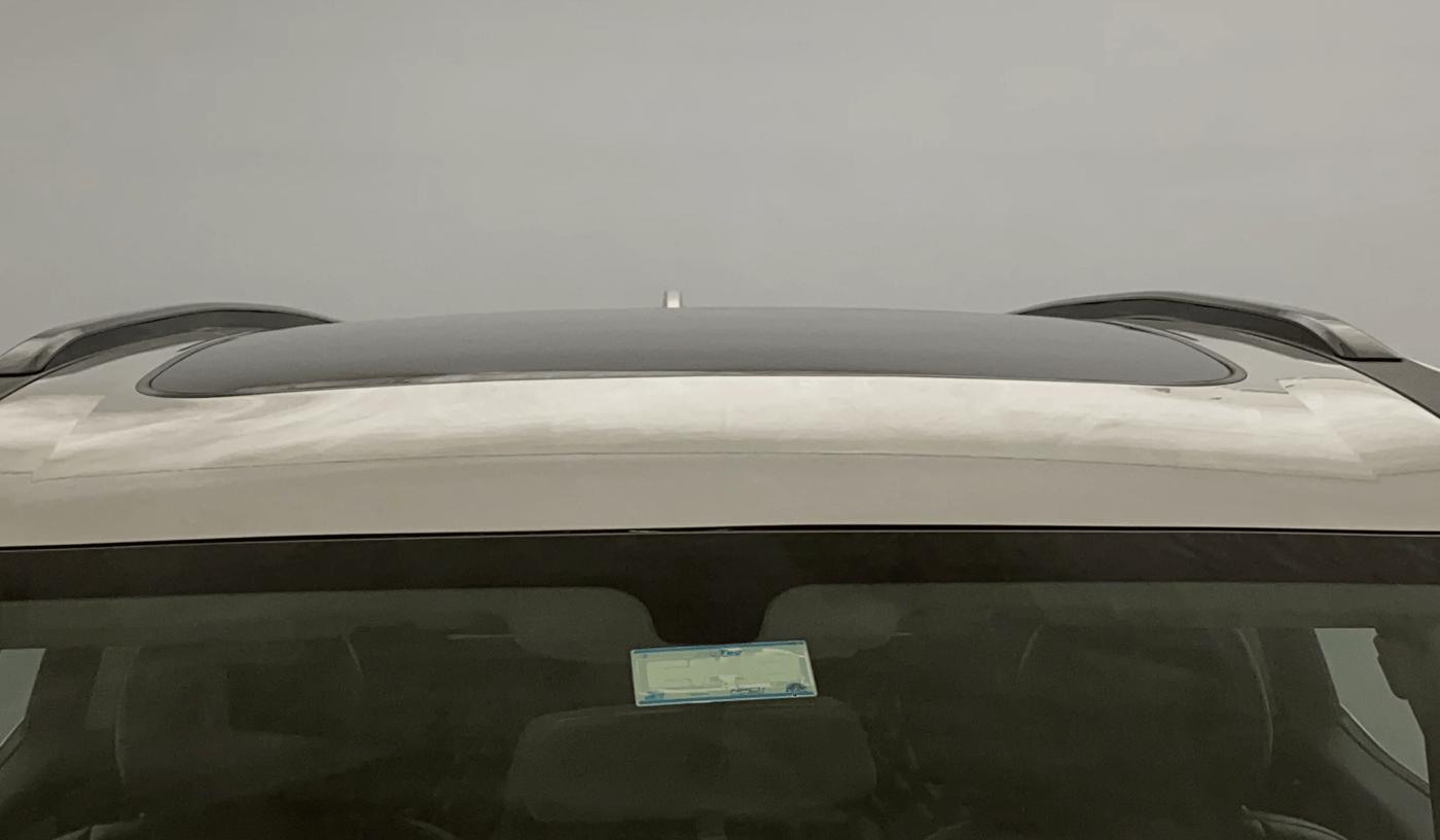 2022 Mahindra XUV700 AX 5 P MT 7 STR, Petrol, Manual, 33,015 km, Moonroof/ Sunroof