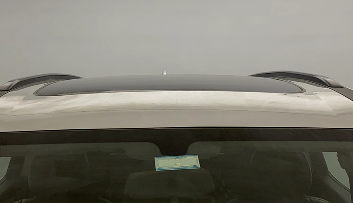 2022 Mahindra XUV700 AX 5 P MT 7 STR, Petrol, Manual, 32,365 km, Moonroof/ Sunroof