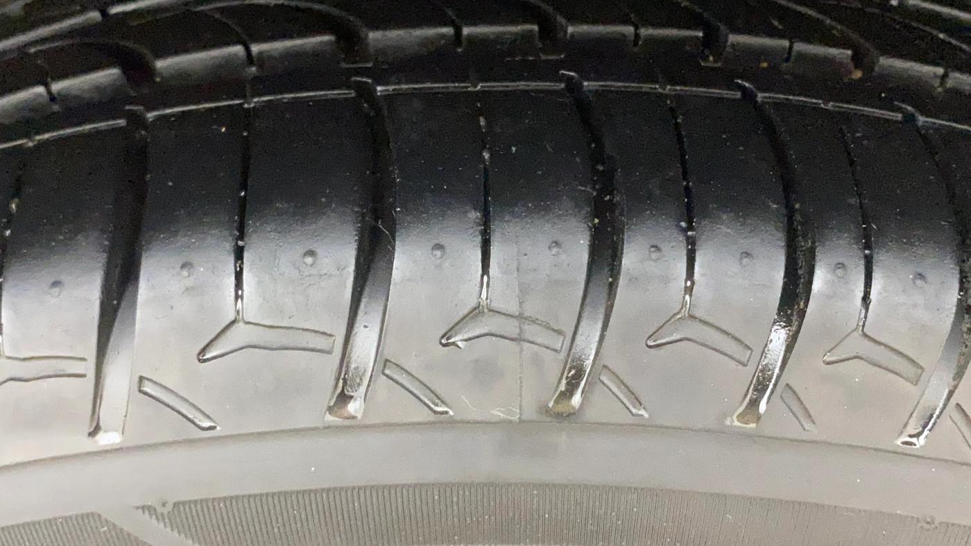 2013 Toyota Etios G, Petrol, Manual, 77,351 km, Left Rear Tyre Tread