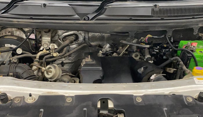 2015 Mahindra TUV300 T8, Diesel, Manual, 51,720 km, Engine View