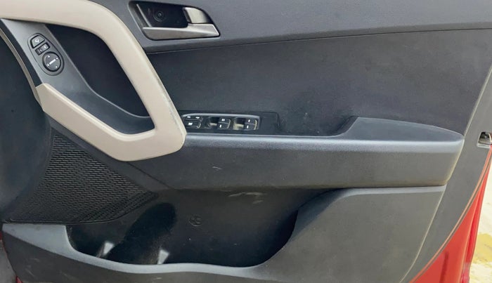 2016 Hyundai Creta SX PLUS AT 1.6 PETROL, Petrol, Automatic, 1,01,744 km, Driver Side Door Panels Control