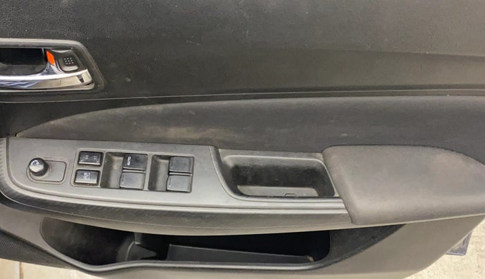 2022 Maruti Swift VXI, Petrol, Manual, 67,749 km, Driver Side Door Panels Control