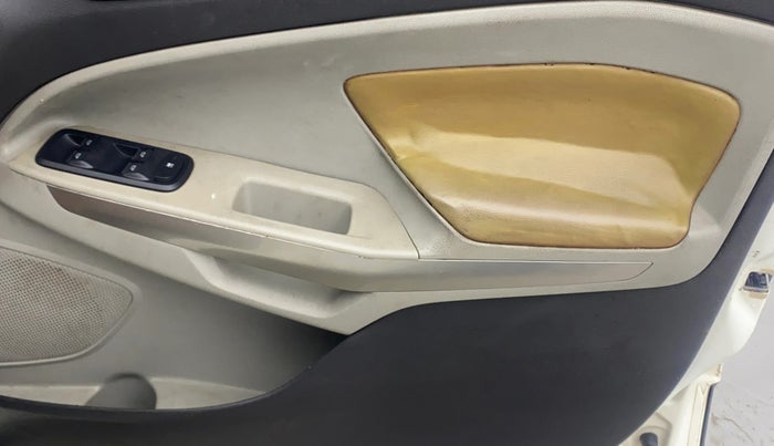 2014 Ford Ecosport TREND 1.5L DIESEL, Diesel, Manual, 1,12,714 km, Driver Side Door Panels Control