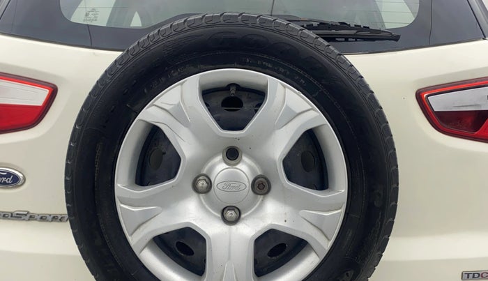 2014 Ford Ecosport TREND 1.5L DIESEL, Diesel, Manual, 1,12,714 km, Spare Tyre