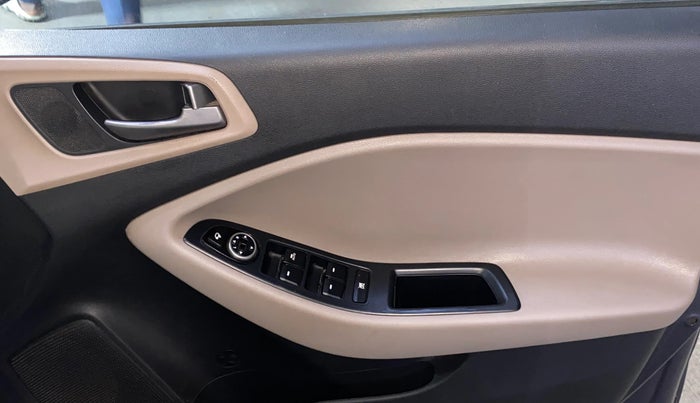 2015 Hyundai Elite i20 SPORTZ 1.2 (O), Petrol, Manual, 13,423 km, Driver Side Door Panels Control