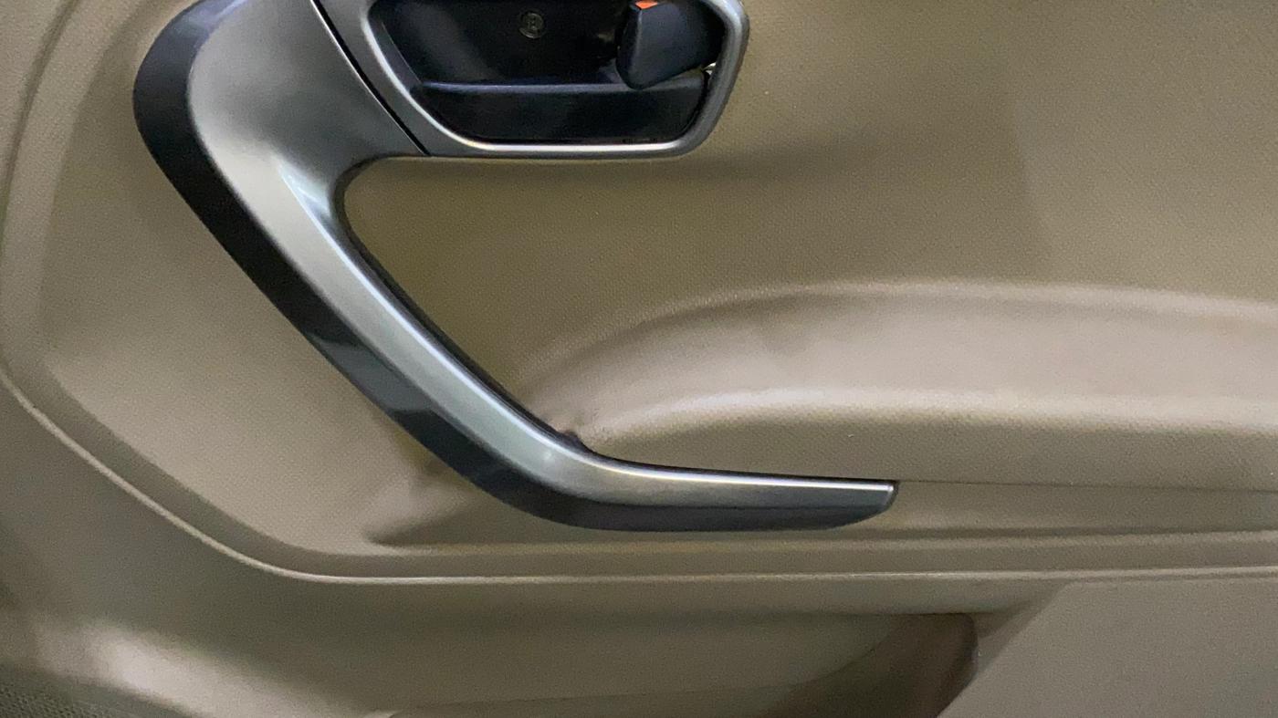 2021 Mahindra BOLERO NEO N 10, Diesel, Manual, 30,998 km, Driver Side Door Panels Control