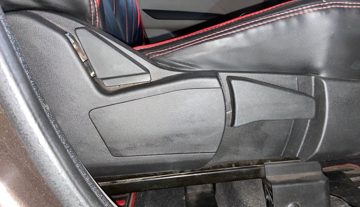 2022 Renault TRIBER RXT AMT, Petrol, Automatic, 44,102 km, Driver Side Adjustment Panel