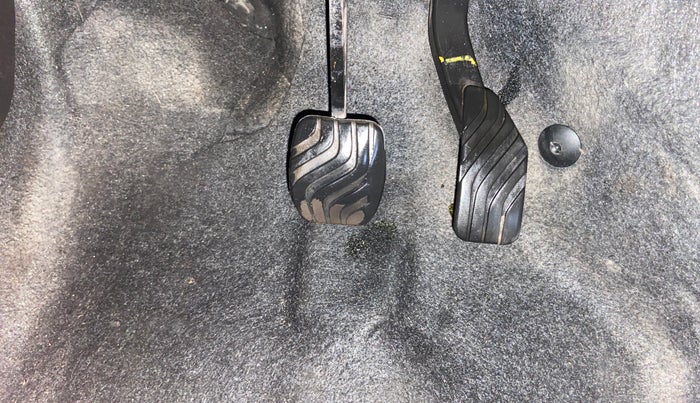 2022 Renault TRIBER RXT AMT, Petrol, Automatic, 44,102 km, Pedals