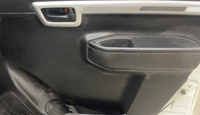 2021 Maruti S PRESSO VXI PLUS AMT, Petrol, Automatic, 1,17,083 km, Driver Side Door Panels Control