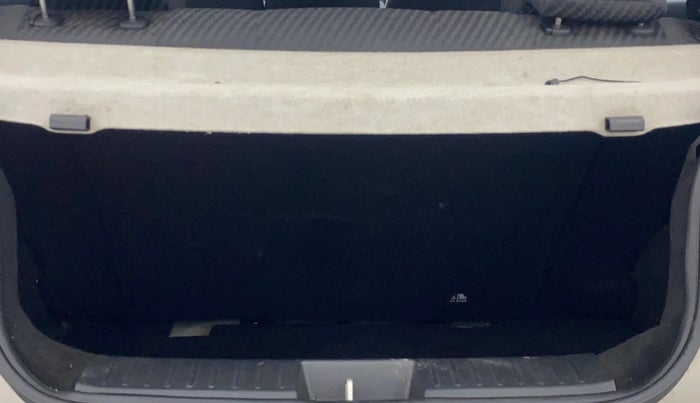 2018 Mahindra KUV 100 NXT K8 P 6 STR, Petrol, Manual, 16,675 km, Boot Inside