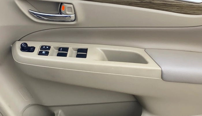 2018 Maruti Ciaz ALPHA DIESEL 1.3, Diesel, Manual, 85,988 km, Driver Side Door Panels Control