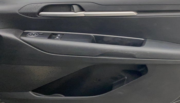 2024 KIA SONET HTE (O) 1.2 Petrol MT, Petrol, Manual, 4,952 km, Driver Side Door Panels Control