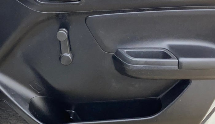 2019 Maruti Swift LXI, Petrol, Manual, 21,372 km, Driver Side Door Panels Control